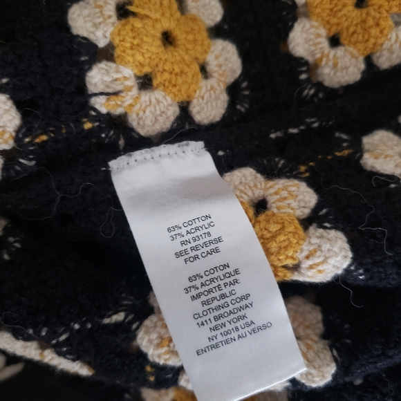 Industry Black and Yellow grannysquare Floral Knit Sweater L - Picture 2 of 9